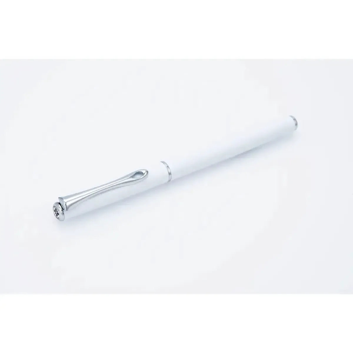 DPM Traveller Snow White Stylo Plume-Stylo Plume-Diplomat-Papeterie du Dôme