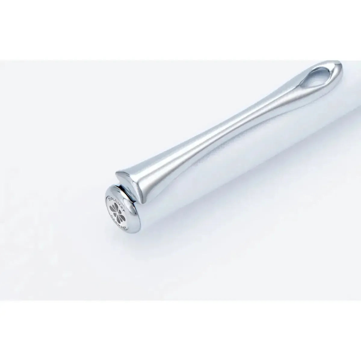 DPM Traveller Snow White Stylo Plume-Stylo Plume-Diplomat-Papeterie du Dôme