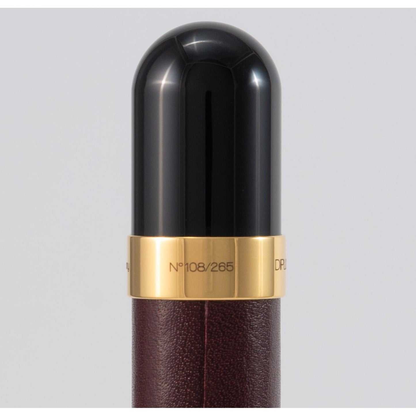 DPM XO Cuir Rouge Stylo Plume-Stylo Plume-Diplomat-Papeterie du Dôme