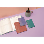 EXA Agenda Horizons 20 Visuel Amélie Semainier-Agenda-Exacompta-Papeterie du Dôme